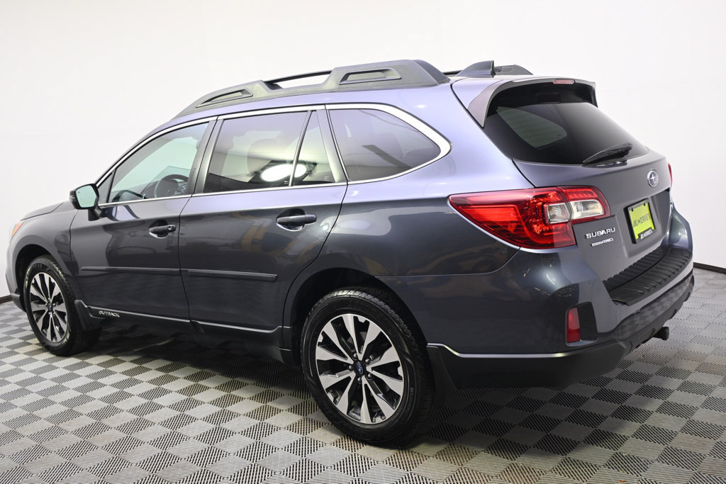 Used 2016 Subaru Outback 3.6R Limited AWD/4WD image 3