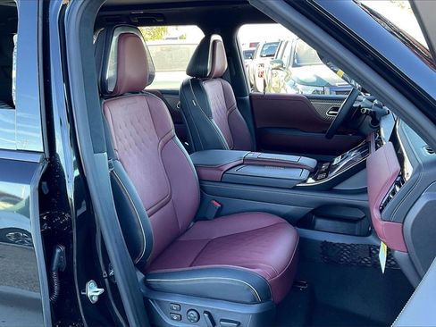 New 2026 INFINITI QX80 Autograph w/ Premium Cargo Package image 11