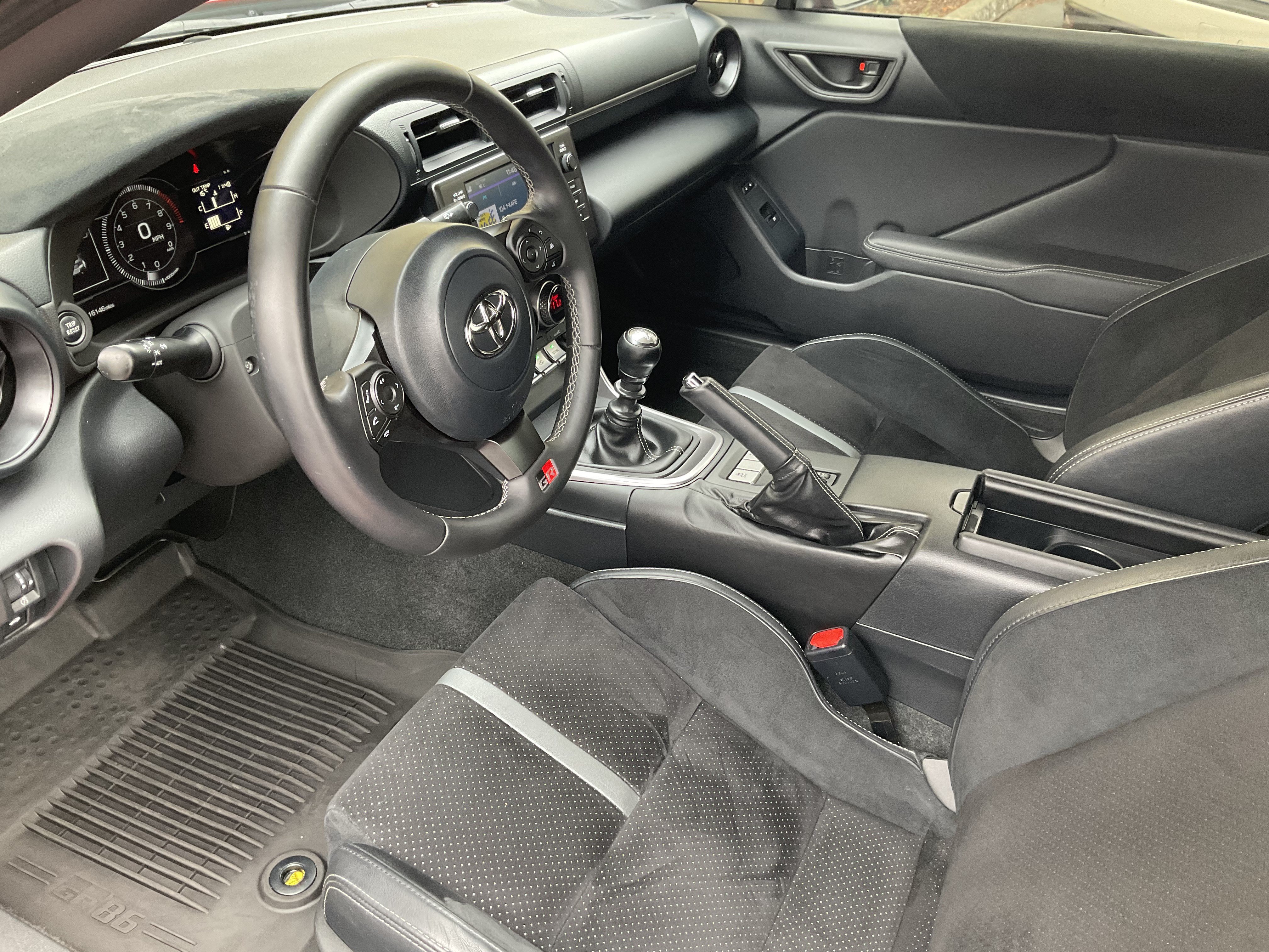 Used 2024 Toyota GR86 Premium RWD image 19