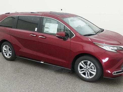 New 2026 Toyota Sienna Limited FWD image 12