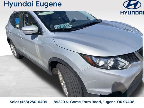 Used 2019 Nissan Rogue Sport SV image 1