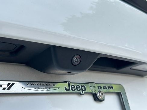 Certified 2024 Jeep Grand Cherokee Limited w/ Black Appearance Package image 34