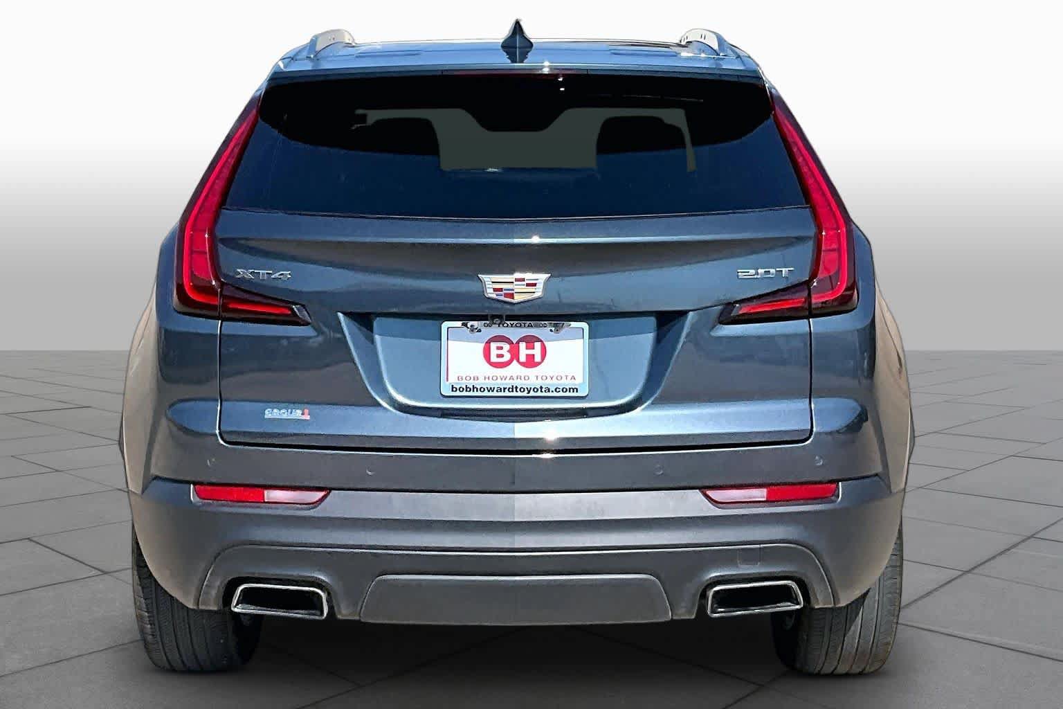 Used 2019 Cadillac XT4 Luxury w/ Cold Weather Package FWD image 5