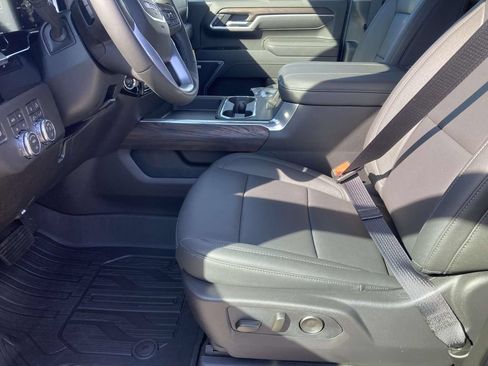 New 2026 GMC Sierra 2500 SLT w/ SLT Convenience Package AWD/4WD image 16
