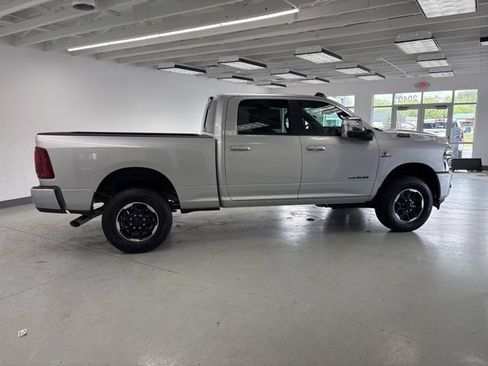New 2026 RAM 3500 Laramie AWD/4WD image 12