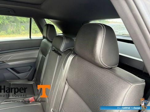 Used 2023 Volkswagen Atlas Cross Sport SEL R-Line AWD/4WD image 9