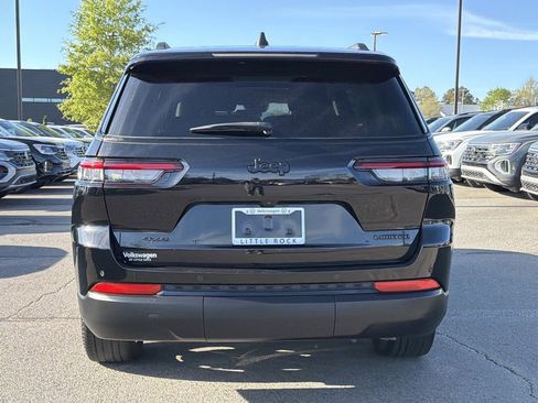 Used 2023 Jeep Grand Cherokee L Limited w/ Black Appearance Package image 4