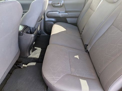 Used 2019 Toyota Tacoma TRD Off-Road w/ Technology Package image 17