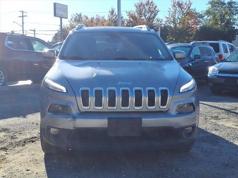 Used 2017 Jeep Cherokee Latitude image 2