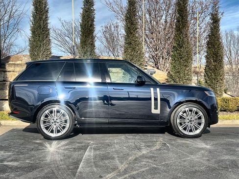 New 2026 Land Rover Range Rover SE image 6