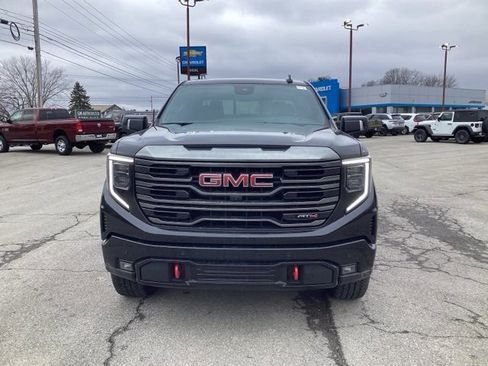 Used 2024 GMC Sierra 1500 AT4 w/ Technology Package image 2