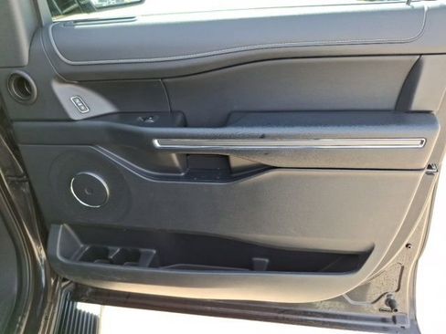 Used 2024 Ford Expedition Max XLT image 8