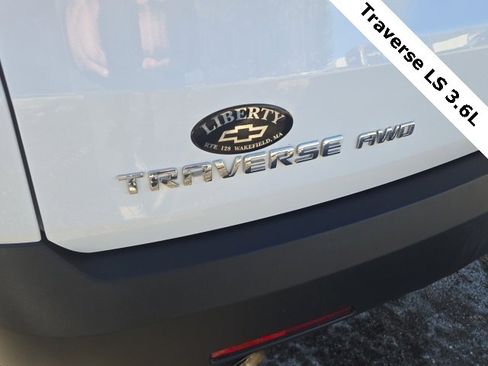 Used 2020 Chevrolet Traverse LS image 9