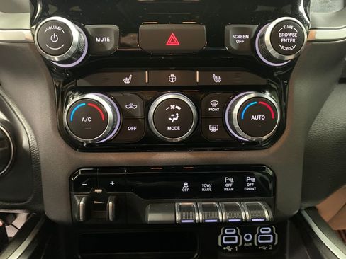 Used 2021 RAM 1500 Big Horn AWD/4WD image 12