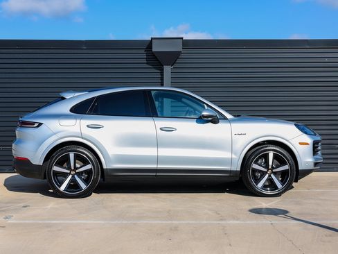New 2025 Porsche Cayenne E-Hybrid Coupe image 8