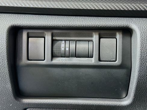 Used 2024 Subaru Crosstrek 2.0i Premium image 17