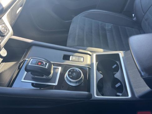 Used 2024 Mitsubishi Outlander SE image 23