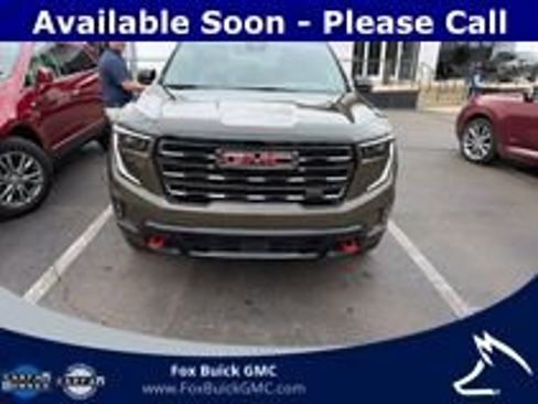 Certified 2025 GMC Acadia AT4 w/ Luxury Package AWD/4WD image 15