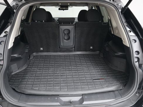 Used 2018 Nissan Rogue SV w/ Premium Package AWD/4WD image 19