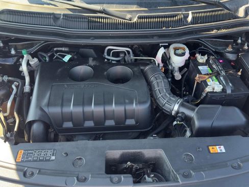 Used 2018 Ford Explorer XLT image 27