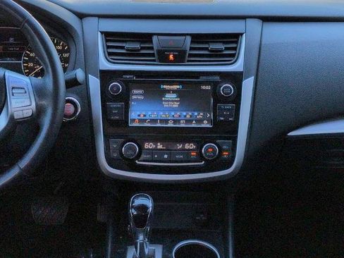 Certified 2018 Nissan Altima 2.5 SV w/ 2.5 SV Technology Package FWD image 17