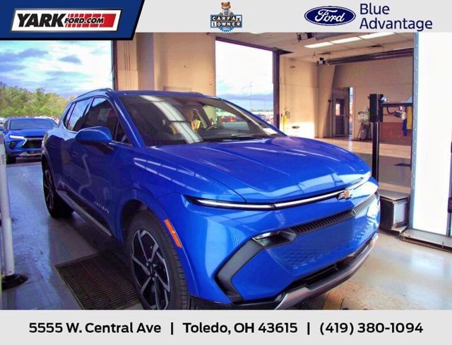 Used 2025 Chevrolet Equinox EV LT w/ Convenience Package AWD/4WD image 1