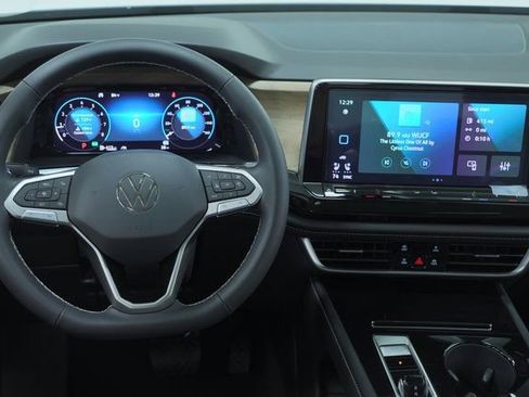 New 2026 Volkswagen Atlas SE FWD image 12