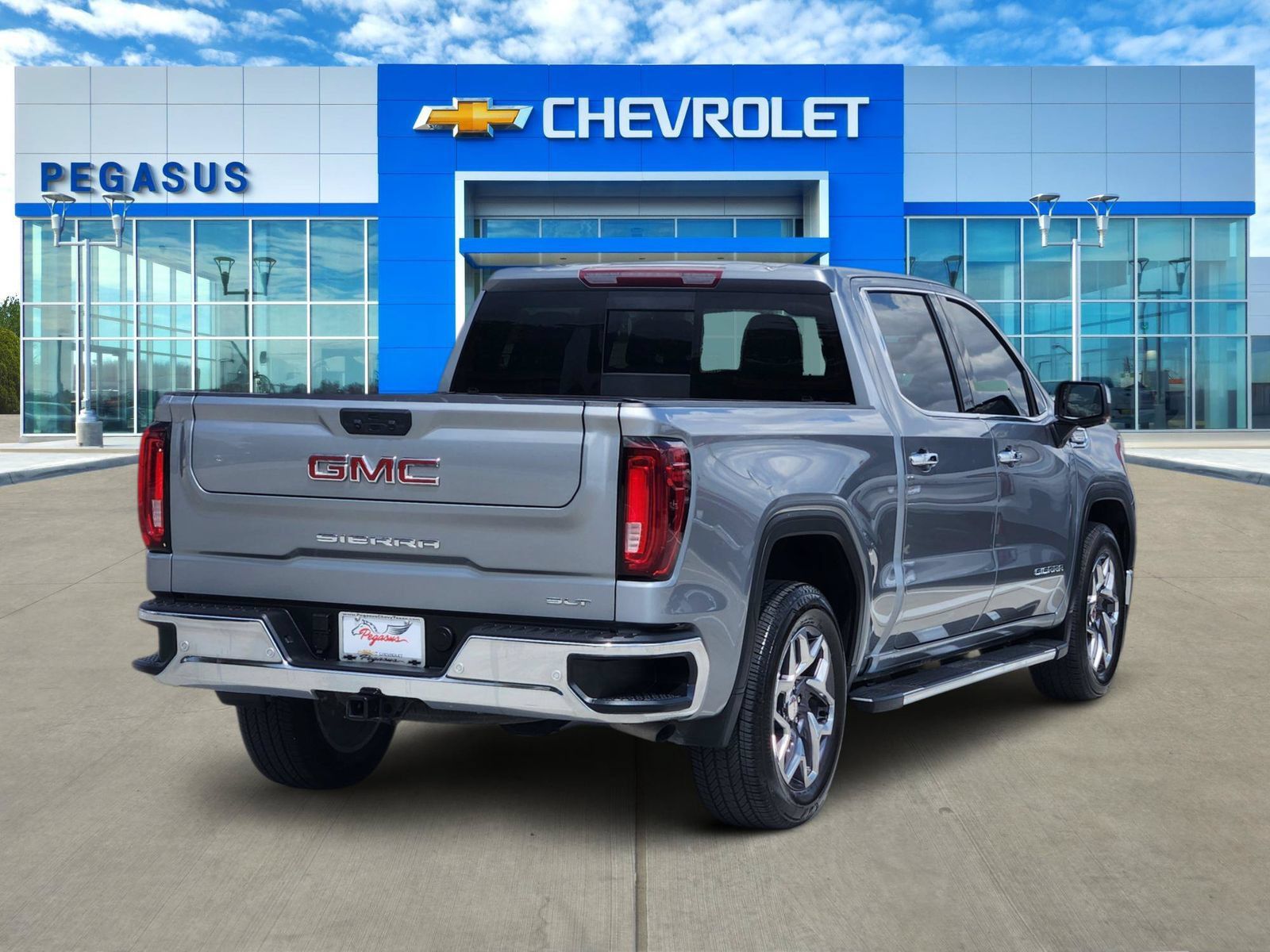 Certified 2025 GMC Sierra 1500 SLT RWD image 5
