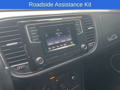 Used 2016 Volkswagen Beetle 1.8T Denim image 7