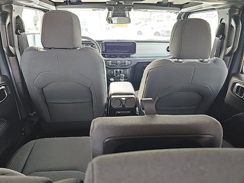 Certified 2025 Jeep Wrangler Unlimited Sahara image 21