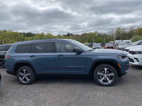 New 2026 Jeep Grand Cherokee L Limited AWD/4WD image 2