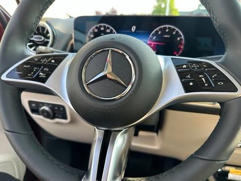 New 2026 Mercedes-Benz GLB 250 4MATIC image 18