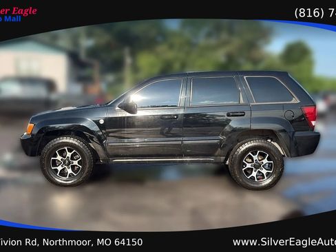 Used 2008 Jeep Grand Cherokee Laredo AWD/4WD image 2