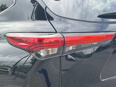 Used 2022 Toyota Highlander Platinum AWD/4WD image 10