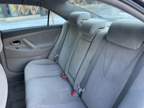 Used 2011 Toyota Camry LE image 17