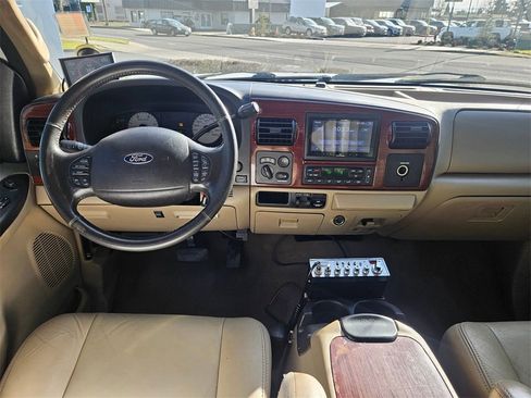 Used 2006 Ford F250 Lariat image 28