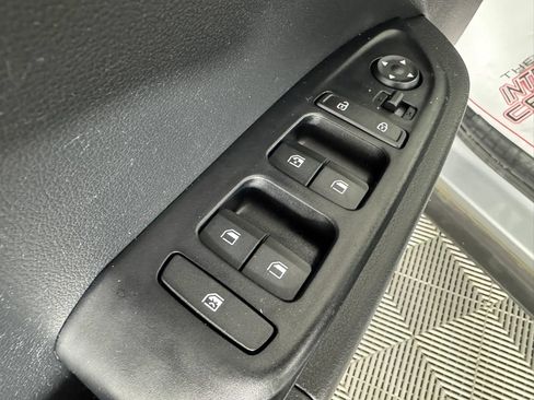 Used 2021 Hyundai Venue SEL FWD image 36