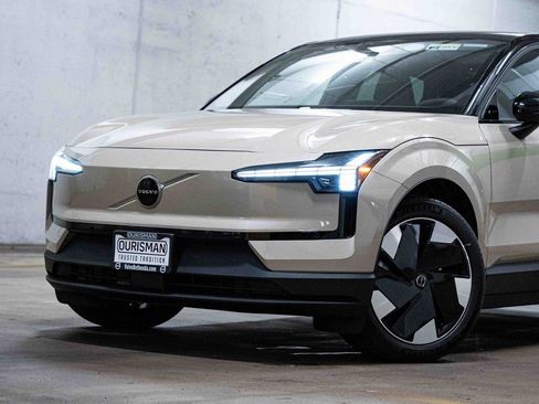 New 2026 Volvo EX30 Plus w/ Protection Package Premier image 2