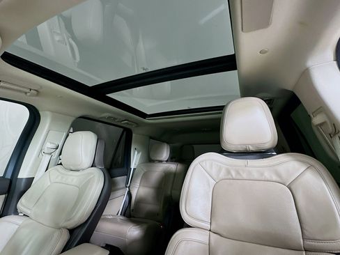 Used 2022 Lincoln Navigator Reserve image 24