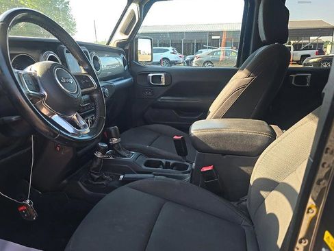 Used 2020 Jeep Wrangler Unlimited Sahara AWD/4WD image 7