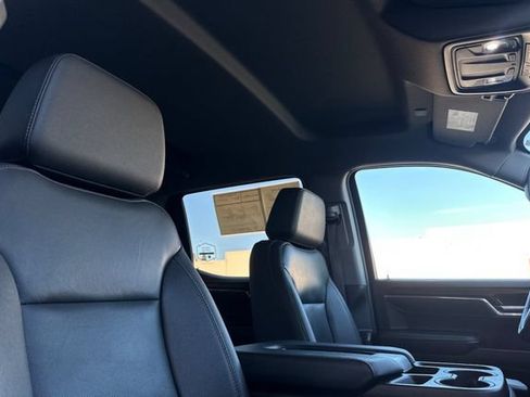 Used 2024 GMC Sierra 1500 SLT AWD/4WD image 18