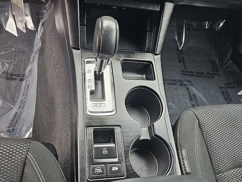 Used 2018 Subaru Outback 2.5i Premium image 32