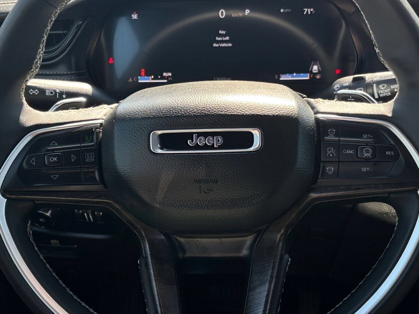 Used 2026 Jeep Grand Cherokee Limited AWD/4WD image 28