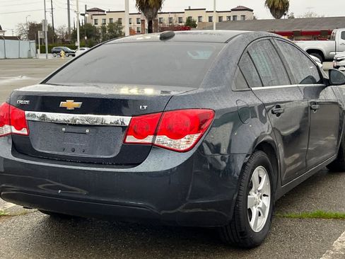 Used 2016 Chevrolet Cruze LT w/ Technology Package image 2