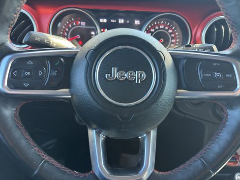 Used 2018 Jeep Wrangler Unlimited Rubicon image 11