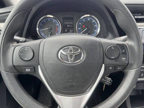 Used 2019 Toyota Corolla LE w/ Carpet Mat Package (TMS) FWD image 40