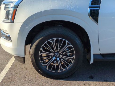 New 2026 Nissan Armada SL w/ Captain's Chari Seat Package image 10