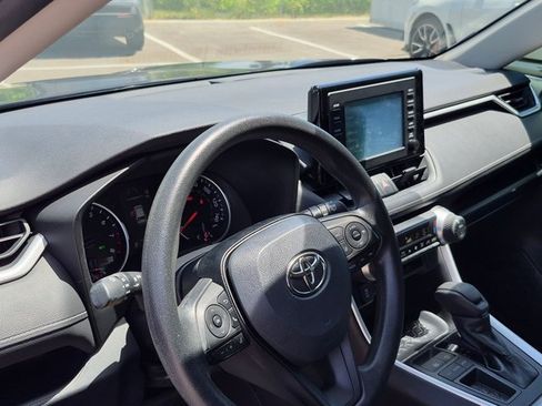 Used 2019 Toyota RAV4 XLE FWD image 8