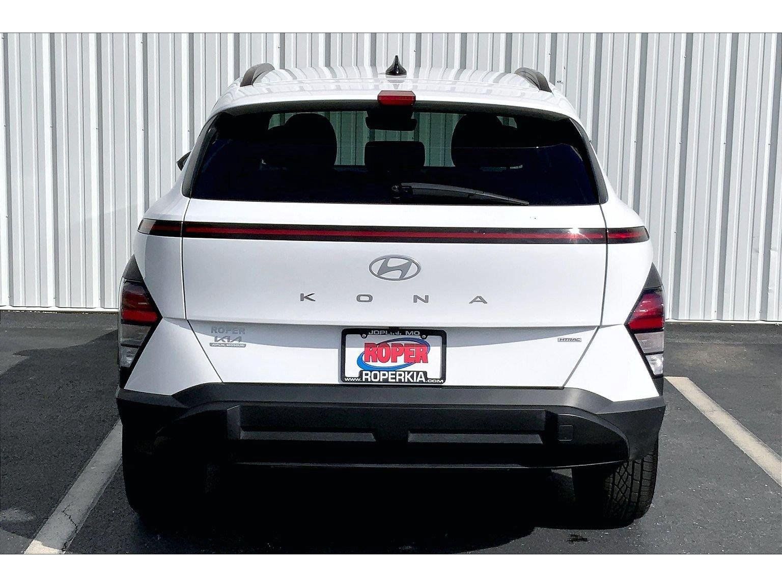 Used 2025 Hyundai Kona SEL AWD/4WD image 4