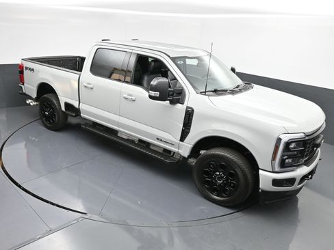 Used 2025 Ford F250 Lariat w/ Black Appearance Package image 30